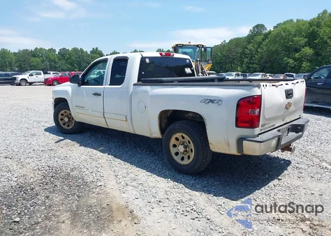 2010 Chevrolet Silverado 1500 Ls z USA, uszkodzony, nr VIN 1GCSKREA2AZ131730